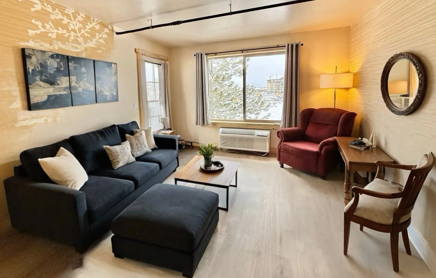 Studio Corner Apartment with Private Deck – All Utilities & Internet Included, Minutes from Downtown Steamboat!