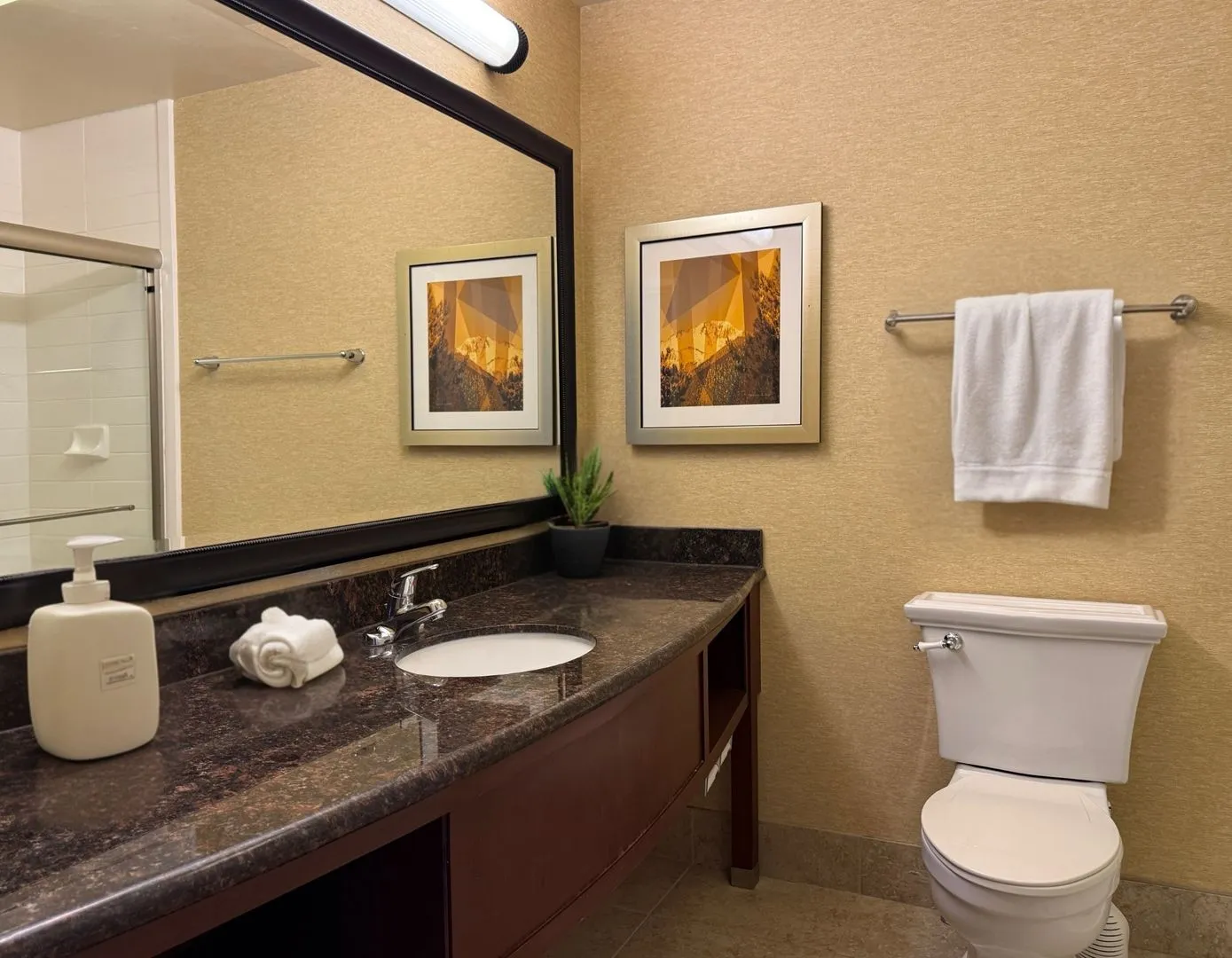 Studio Corner Apartment with Private Deck – All Utilities & Internet Included, Minutes from Downtown Steamboat! - Photo 3