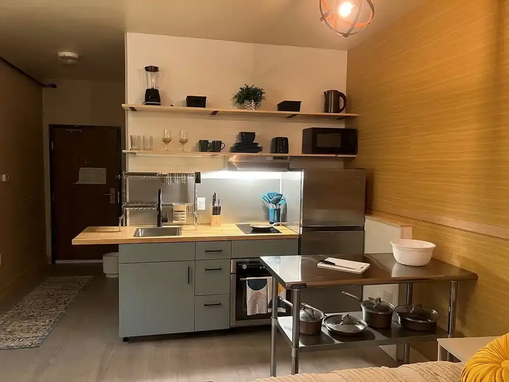 Studio kitchenette