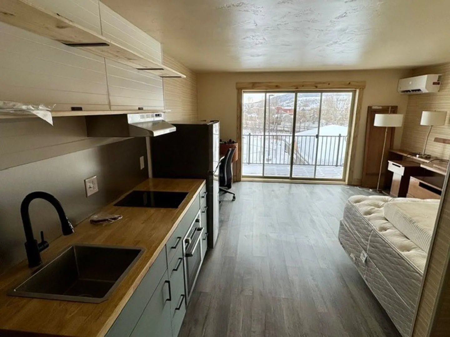 Studio Apartment with Deck - Modern Comfort, Mountain Close! Utilities & Internet Included.  - Photo 3